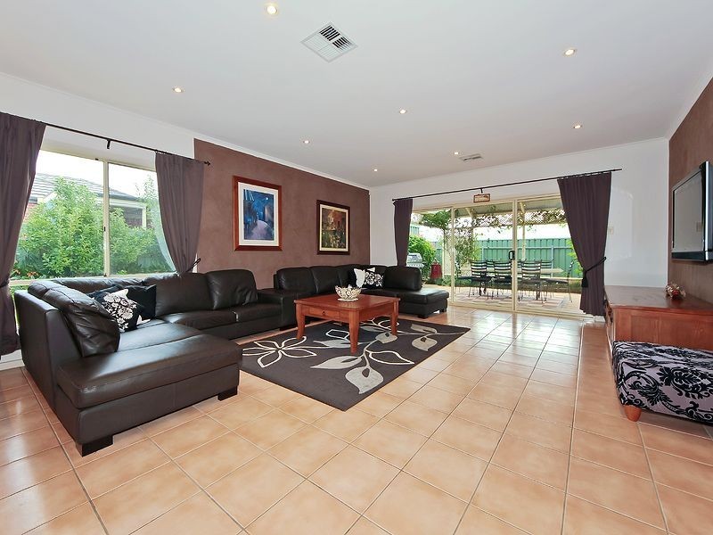 12 Legend Avenue, Walkley Heights SA 5098