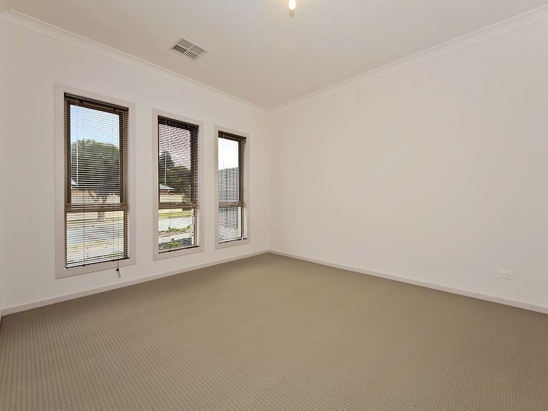 17 Stuart Street, Hillcrest SA 5086