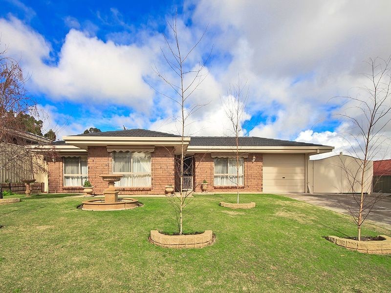 11 Hedgerow Drive, Gulfview Heights SA 5096