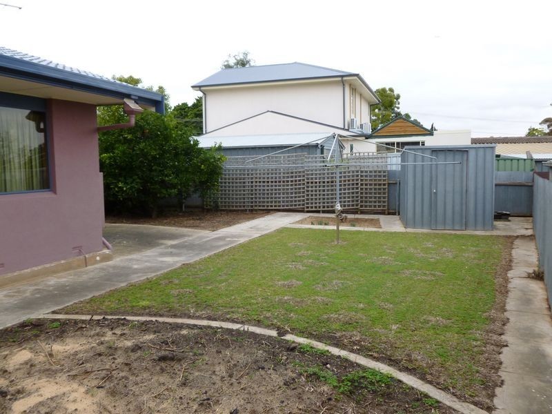 20 Silvermere Tce, Para Hills SA 5096