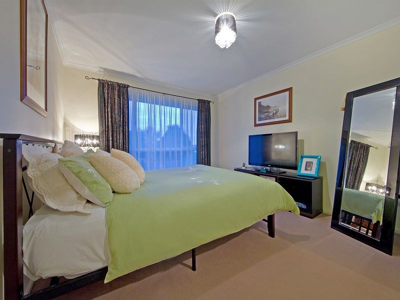 5 Farmhouse Avenue, Walkley Heights SA 5098