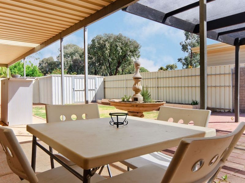 5 Golden Court, Paralowie SA 5108