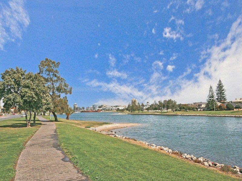 18 Brooklyn Ave, Glenelg North SA 5045