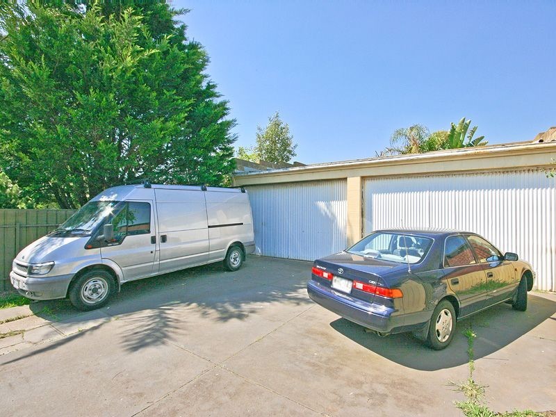 18 Brooklyn Ave, Glenelg North SA 5045