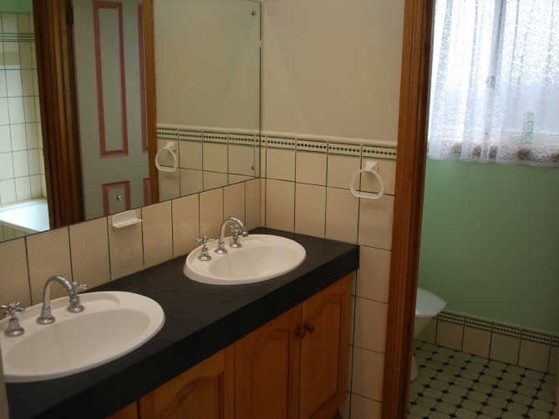 21 Christiana Cres, Wynn Vale SA 5127