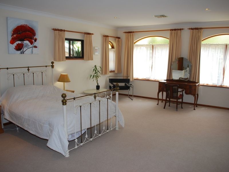 5 Nunyah Drive, Banksia Park SA 5091