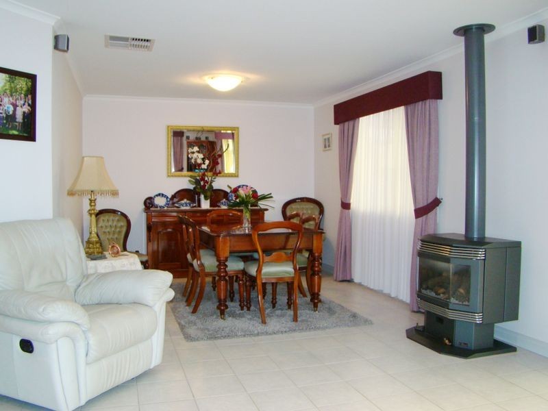 13 Barns Avenue, Highbury SA 5089