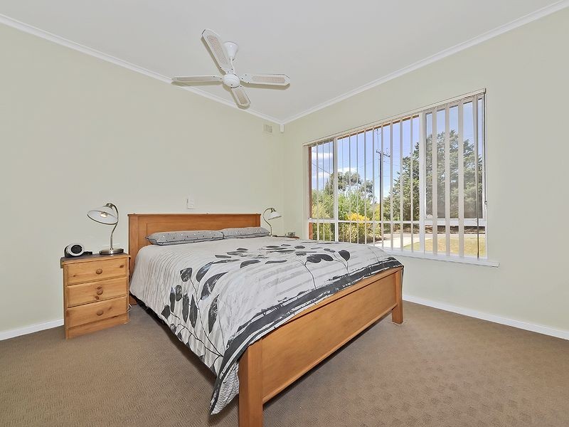 21 Montrose Avenue, Para Hills SA 5096