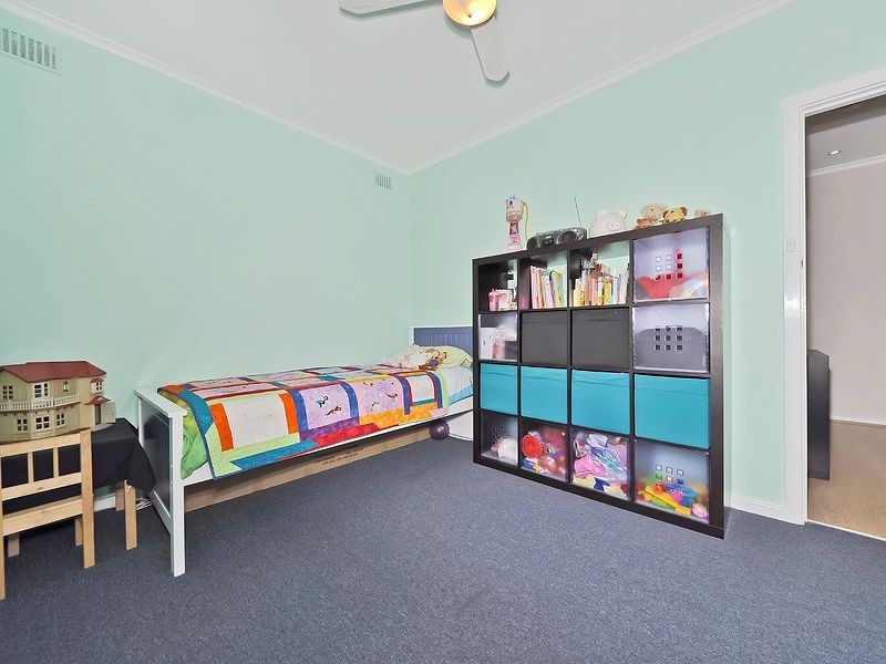 21 Montrose Avenue, Para Hills SA 5096
