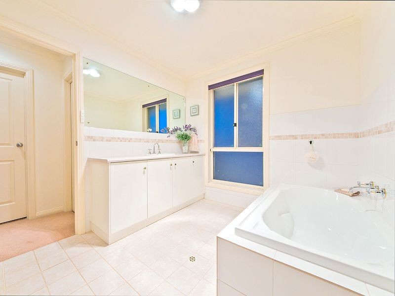 11 Silveracre Pass, Greenwith SA 5125