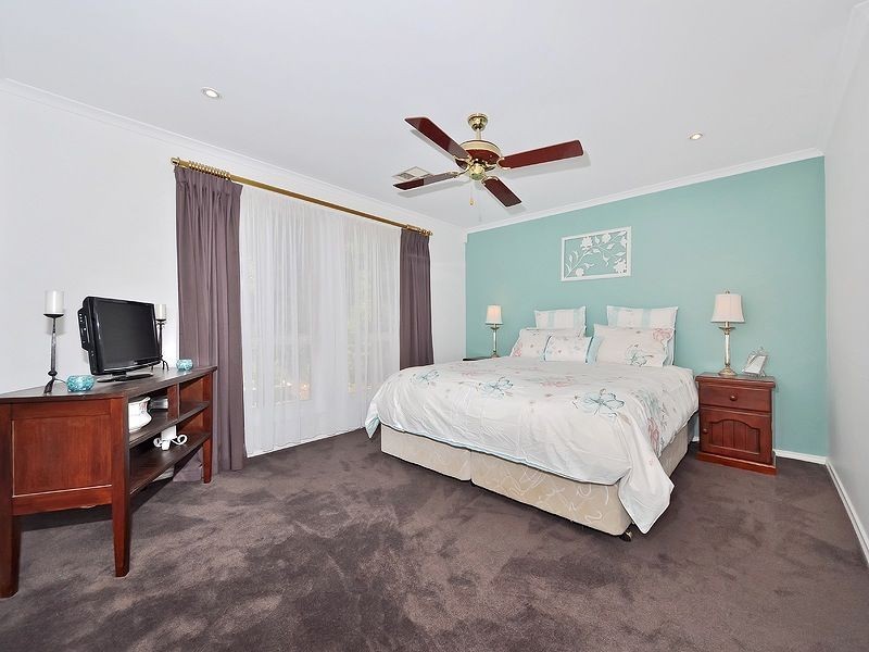 1 Nina Court, Salisbury Heights SA 5109