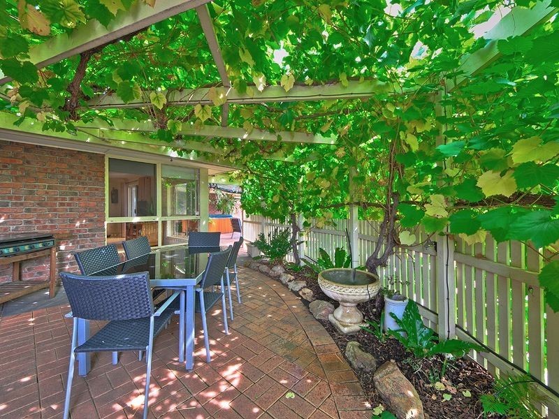 1 Nina Court, Salisbury Heights SA 5109