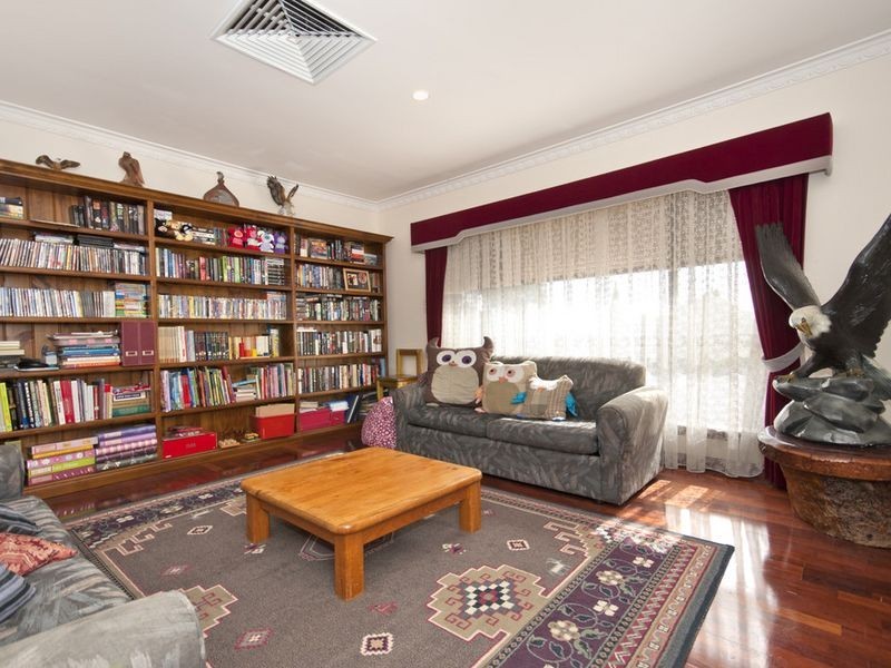 9 Quarry Road, Gulfview Heights SA 5096