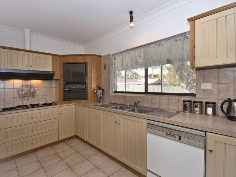 9 Quarry Road, Gulfview Heights SA 5096