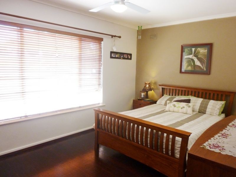 29 Filmer Ave, Para Hills SA 5096
