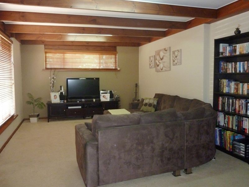 29 Filmer Ave, Para Hills SA 5096