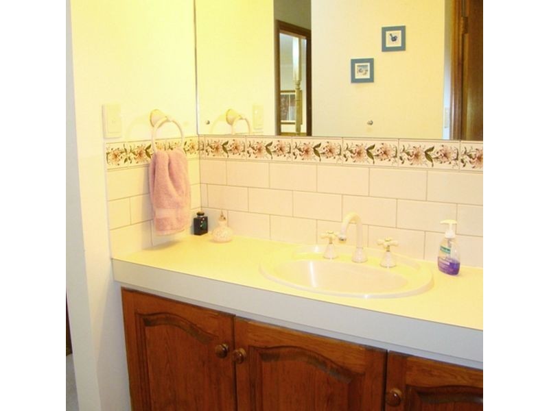 18 Hillcott Ave, Wynn Vale SA 5127