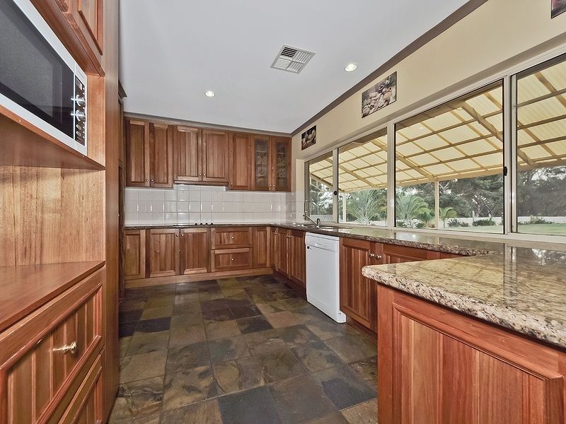 42 Birt Ave, Salisbury Heights SA 5109