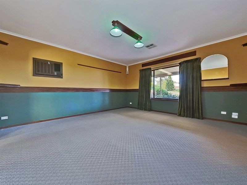 42 Birt Ave, Salisbury Heights SA 5109