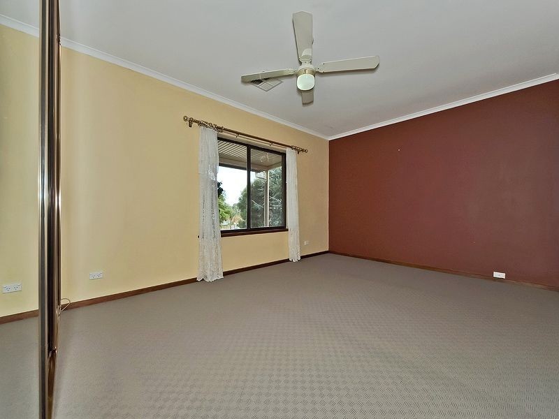 42 Birt Ave, Salisbury Heights SA 5109