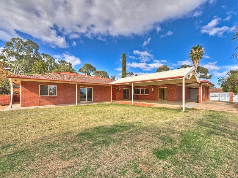 42 Birt Ave, Salisbury Heights SA 5109