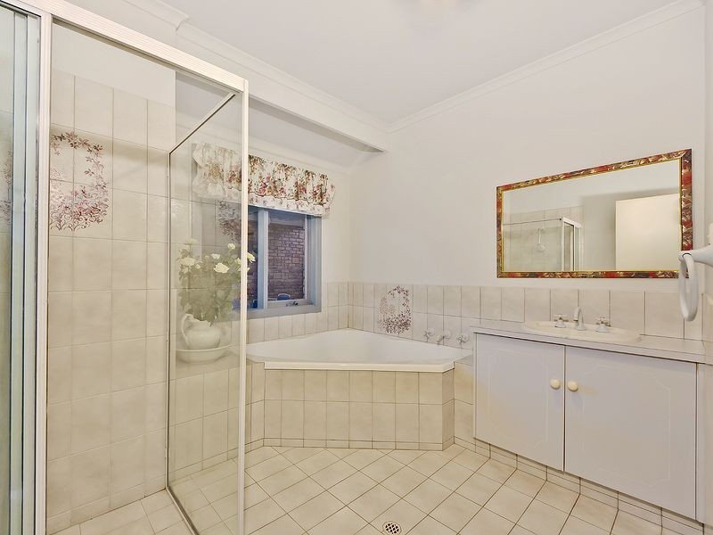 15 Horama Close, Wynn Vale SA 5127