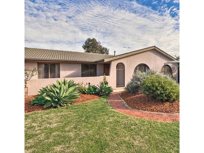 8 Hartog Street, Fairview Park SA 5126