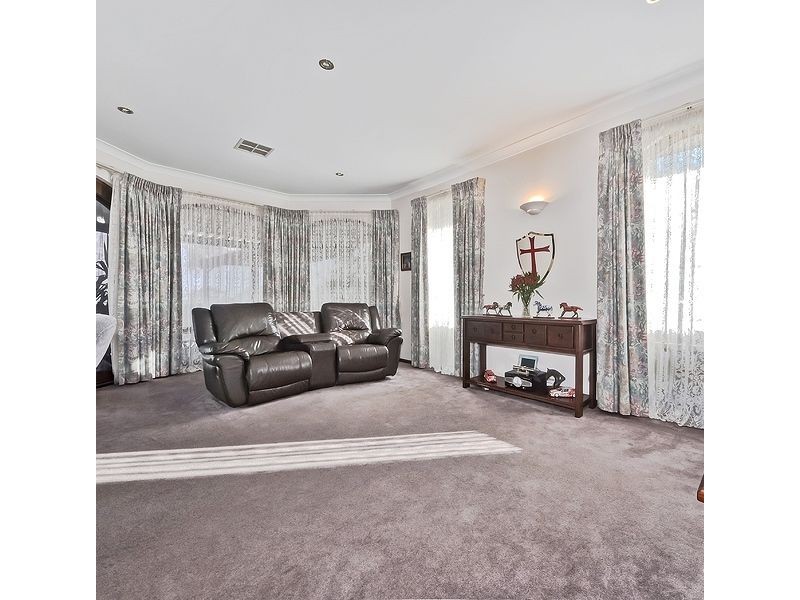 8 Hartog Street, Fairview Park SA 5126