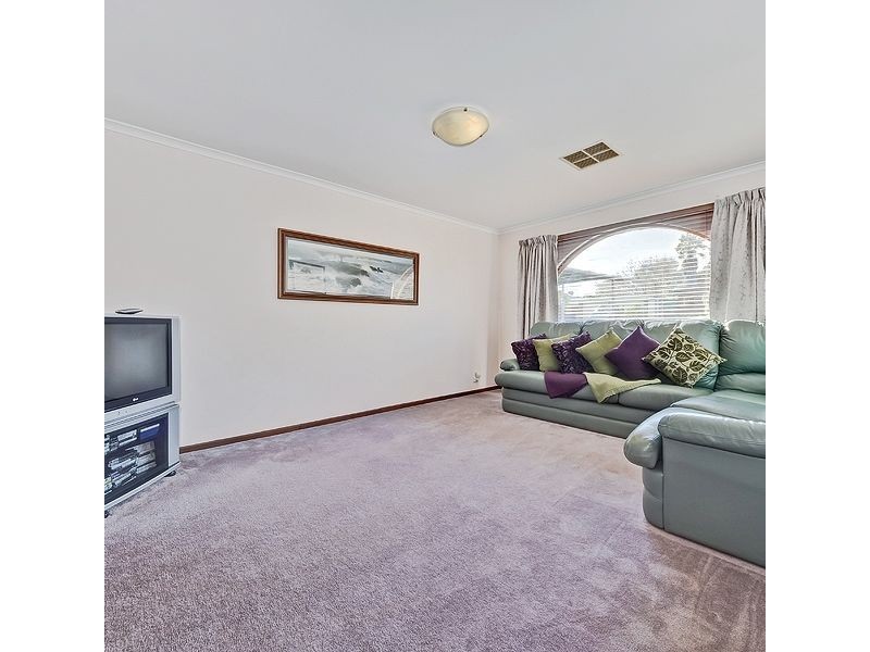 8 Hartog Street, Fairview Park SA 5126