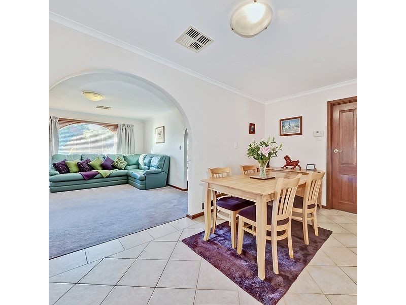 8 Hartog Street, Fairview Park SA 5126