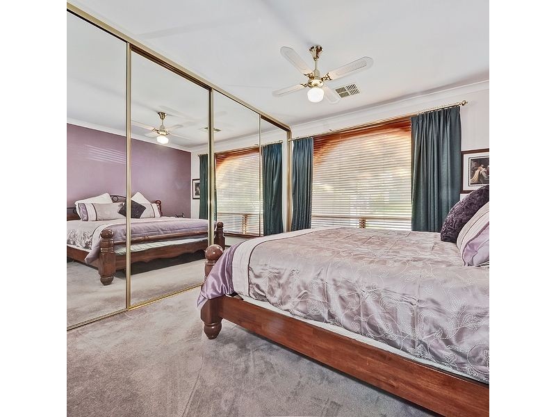 8 Hartog Street, Fairview Park SA 5126