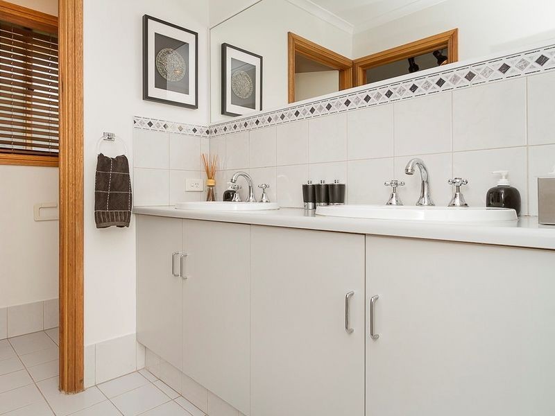 15 Greys Court, Oakden SA 5086