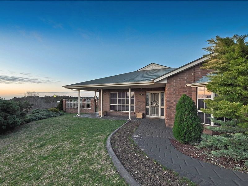 2 Cawrse Ave, Wynn Vale SA 5127