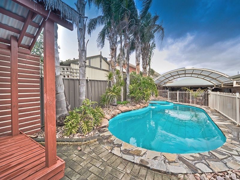 2 Cawrse Ave, Wynn Vale SA 5127