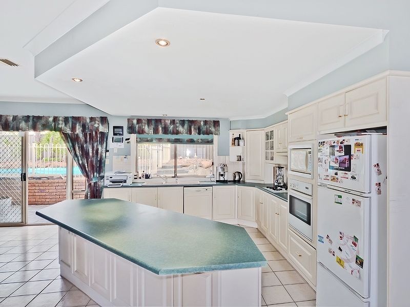 2 Cawrse Ave, Wynn Vale SA 5127