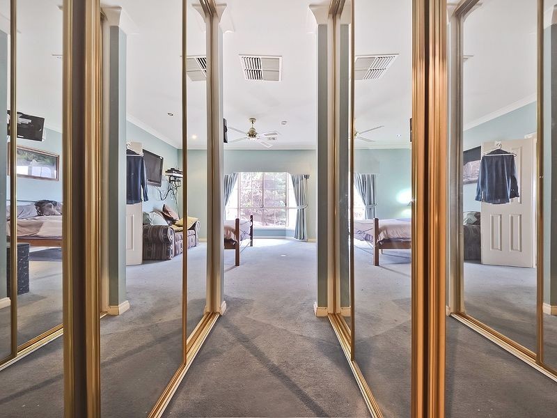 2 Cawrse Ave, Wynn Vale SA 5127