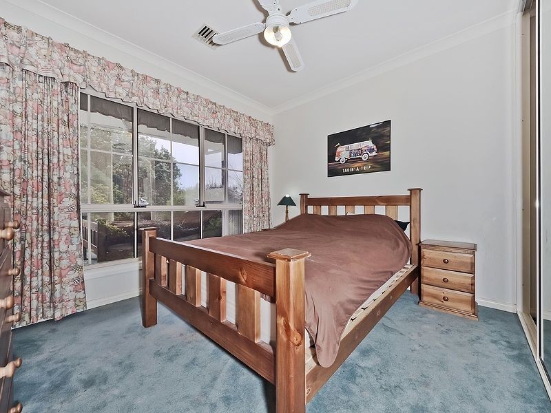 2 Cawrse Ave, Wynn Vale SA 5127