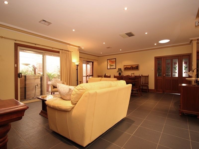 8 Garden Court, Highbury SA 5089