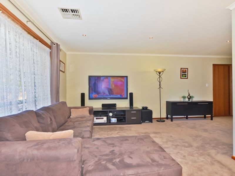 27 Saint Clair Parade, Greenwith SA 5125