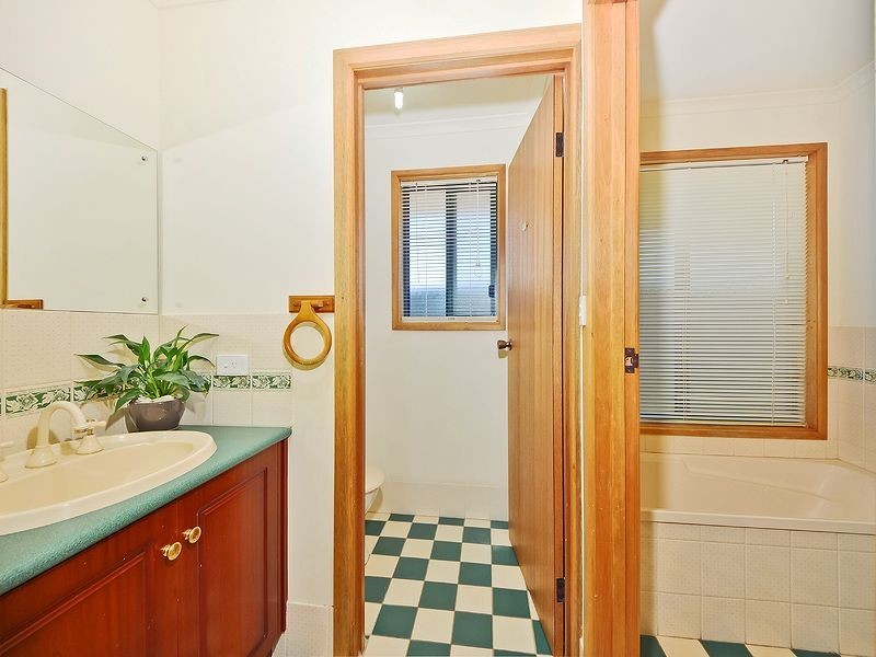 27 Saint Clair Parade, Greenwith SA 5125