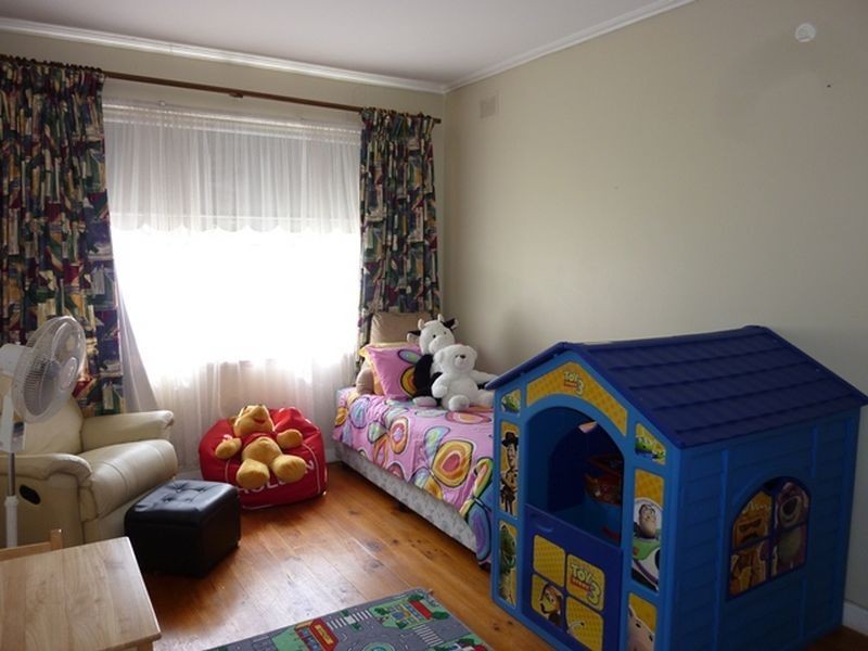 9 Tungkillo Road, Mount Pleasant SA 5235