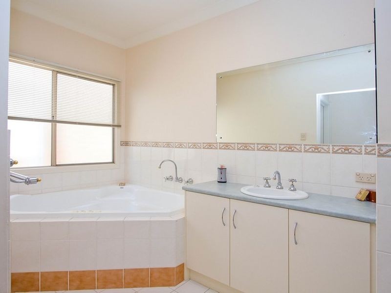 5 Rokewood Circuit, Golden Grove SA 5125