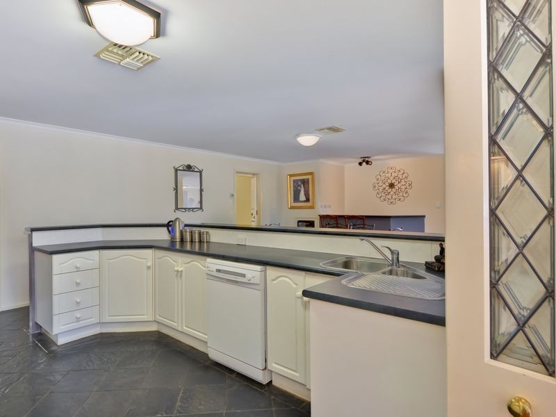 17 Heath Court, Gulfview Heights SA 5096