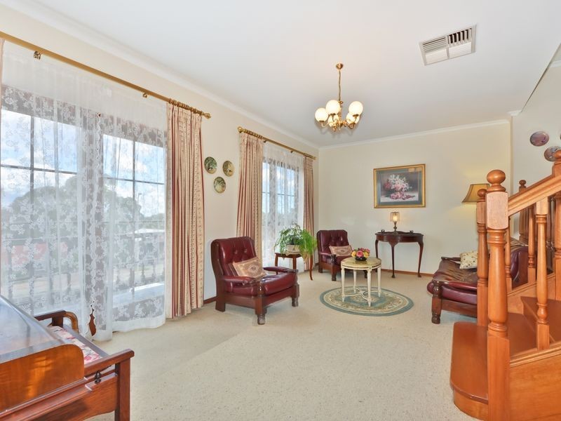 36 Gaylard Crescent, Redwood Park SA 5097