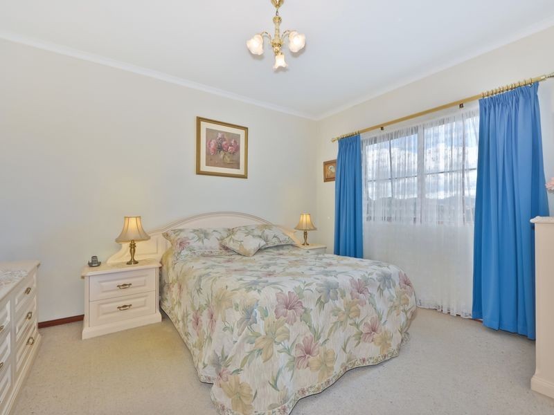 36 Gaylard Crescent, Redwood Park SA 5097