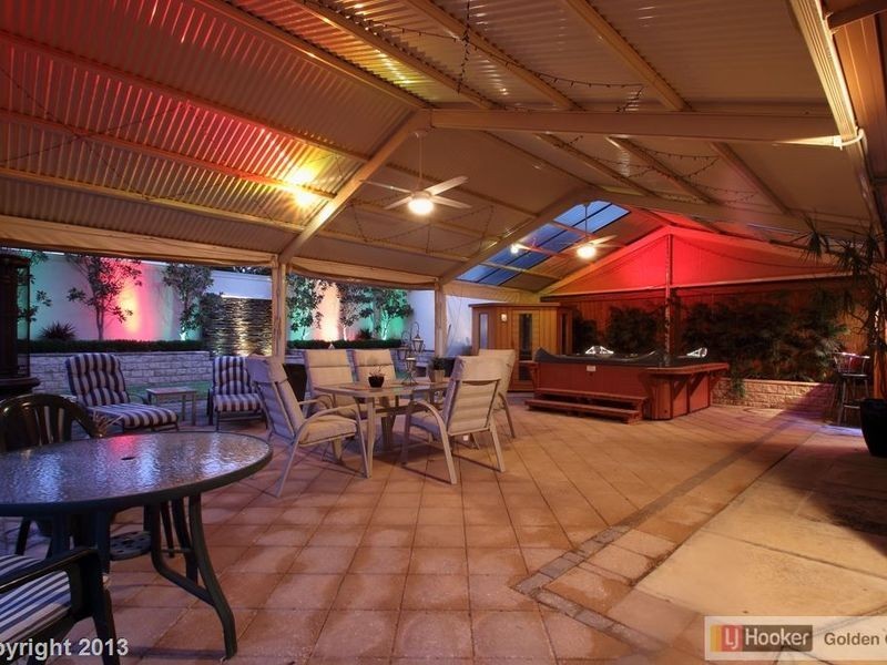 11 Mona Court, Modbury Heights SA 5092