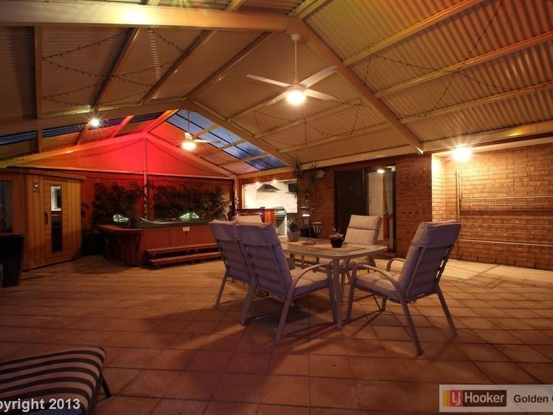 11 Mona Court, Modbury Heights SA 5092