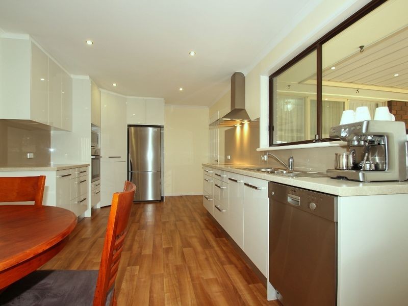 10 Guildford Close, Salisbury Heights SA 5109