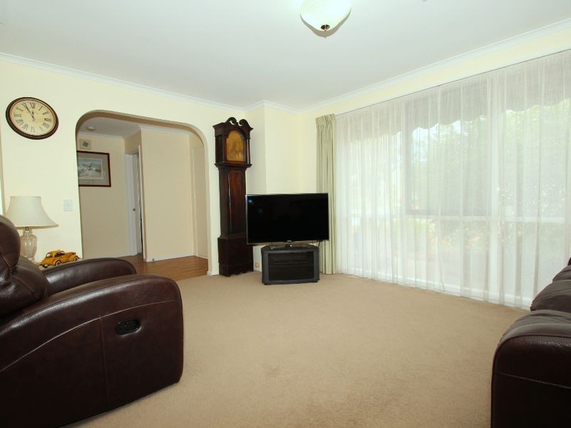 10 Guildford Close, Salisbury Heights SA 5109