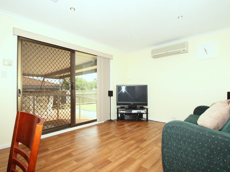 10 Guildford Close, Salisbury Heights SA 5109